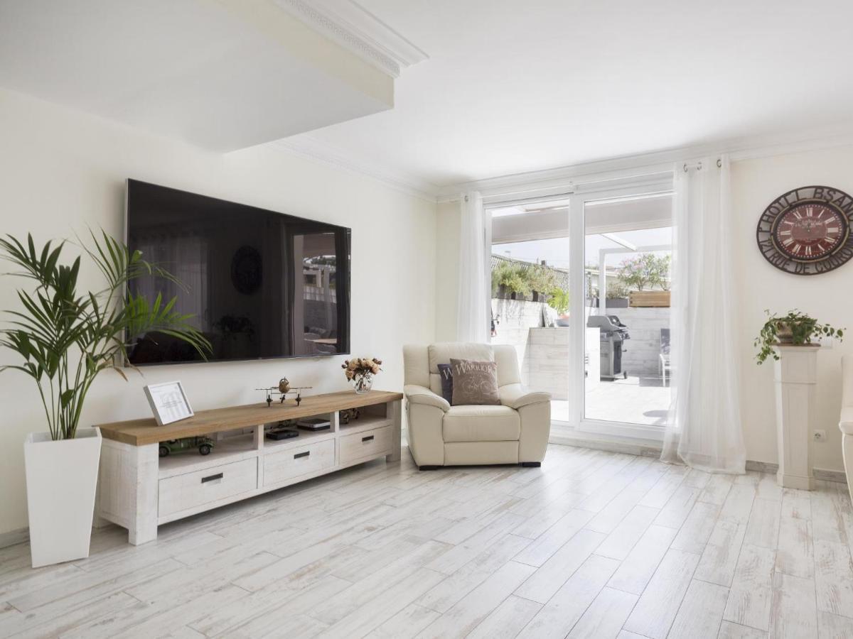 Sitges Spaces Mediterranean Apartments 4 Bedroom, 4 Bathroom, Huge Terrace, Jacuzzi- Sleeps 9 외부 사진