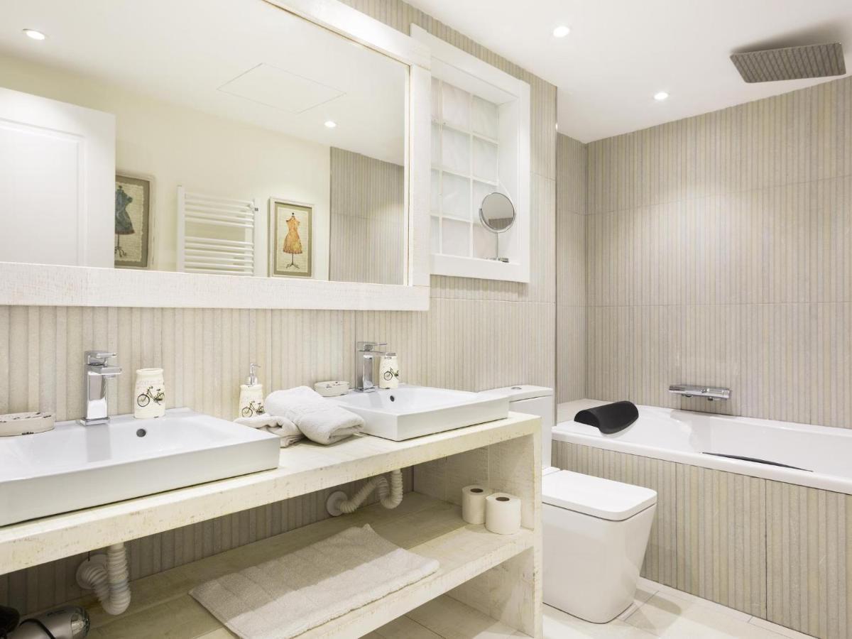 Sitges Spaces Mediterranean Apartments 4 Bedroom, 4 Bathroom, Huge Terrace, Jacuzzi- Sleeps 9 외부 사진